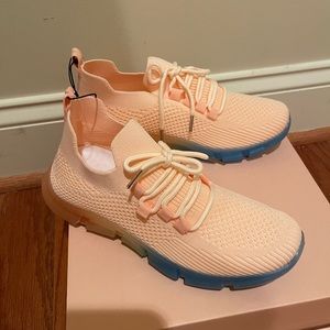 Peach Sneakers size 8 (NWT)